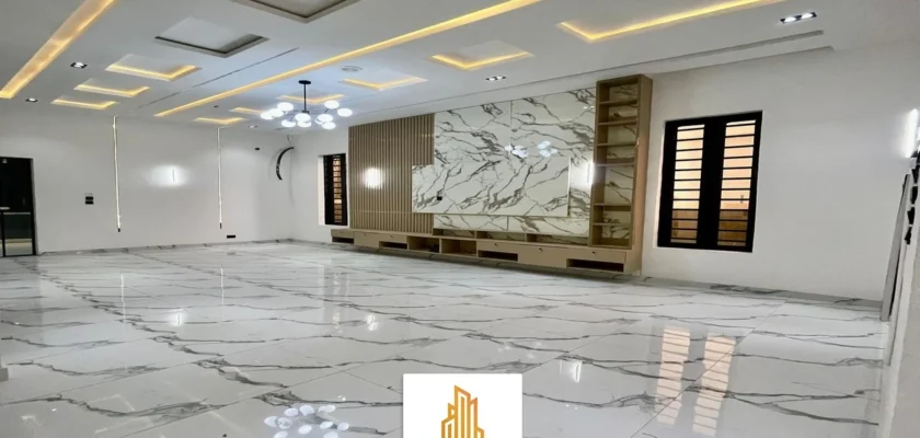 معلم تركيب بلاط تبوك