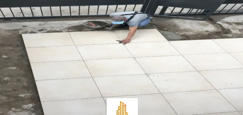 معلم تركيب بلاط تبوك